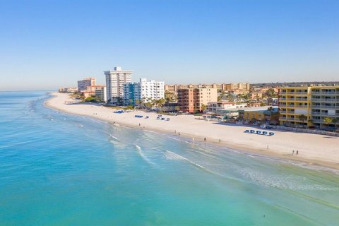 Condo in Redington Shores, Florida, 2 bedrooms  № 1798107 - photo 2