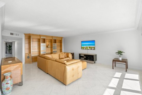 Купить кондоминиум в Лодердейл-бай-те-Си, Флорида 3 комнаты, 157.93м2, № 2086739 - фото 5
