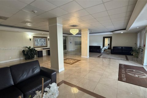 Copropriété à vendre à Hallandale Beach, Floride: 2 chambres, 111.48 m2 № 1833850 - photo 24