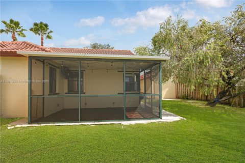 House in Pembroke Pines, Florida 2 bedrooms, 102.75 sq.m. № 1896215 - photo 21