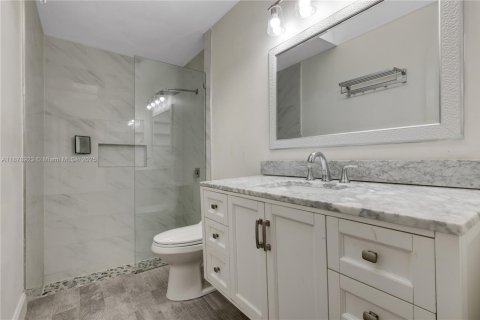 House in Pembroke Pines, Florida 2 bedrooms, 102.75 sq.m. № 1896215 - photo 9