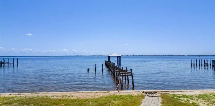 Land in Punta Gorda, Florida № 1628489