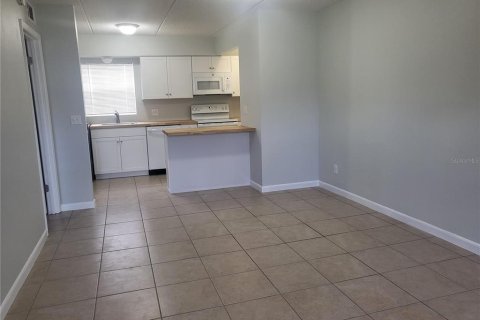 Condo in Tavares, Florida, 1 bedroom  № 1780256 - photo 5