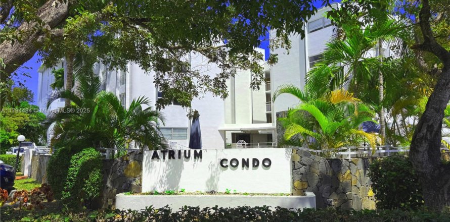Condo in Bay Harbor Islands, Florida, 1 bedroom № 1863953