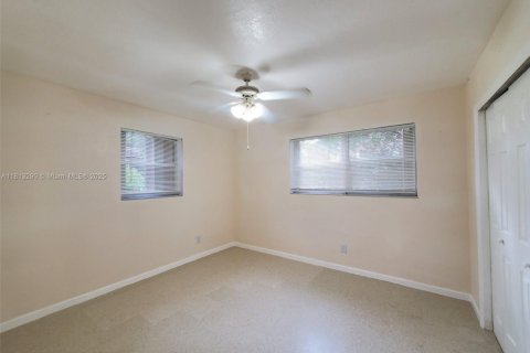 Villa ou maison à louer à Hollywood, Floride: 2 chambres, 80.27 m2 № 1959961 - photo 7