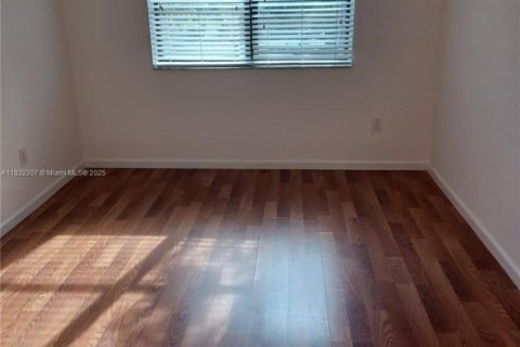 Copropriété à louer à Miami, Floride: 2 chambres, 83.24 m2 № 1809299 - photo 7