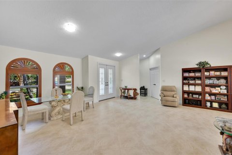 Villa ou maison à vendre à Coral Springs, Floride: 5 chambres, 231.79 m2 № 2190209 - photo 4