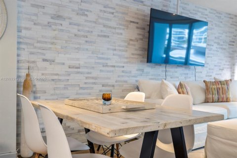 Снять в аренду кондоминиум в Майами-Бич, Флорида 55.74м2, № 2066775 - фото 6