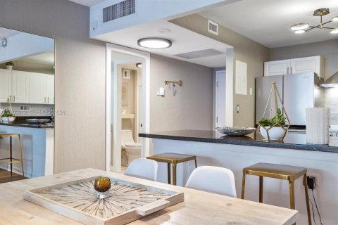 Снять в аренду кондоминиум в Майами-Бич, Флорида 55.74м2, № 2066775 - фото 16