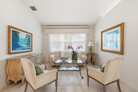 House in West Palm Beach, Florida 3 bedrooms, 184.32 sq.m. № 2242570 - photo 7