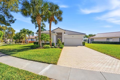 House in West Palm Beach, Florida 3 bedrooms, 184.32 sq.m. № 2242570 - photo 3