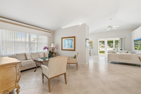 House in West Palm Beach, Florida 3 bedrooms, 184.32 sq.m. № 2242570 - photo 8