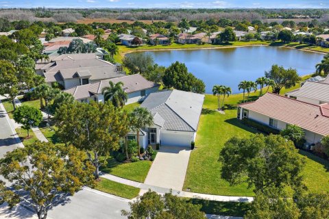 House in West Palm Beach, Florida 3 bedrooms, 184.32 sq.m. № 2242570