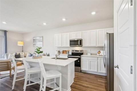 Touwnhouse à vendre à Davenport, Floride: 3 chambres, 155.43 m2 № 2216844 - photo 8
