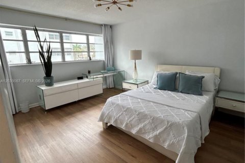 Condo in Hallandale Beach, Florida, 2 bedrooms  № 2083611 - photo 20
