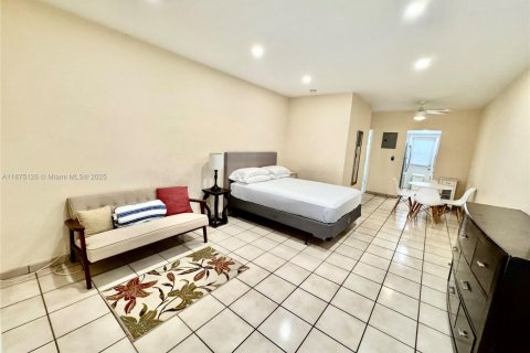 Condominio en alquiler en Miami Beach, Florida, 40.88 m2 № 1921888 - foto 6