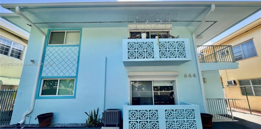 Estudio en el Condominio en Miami Beach, Florida № 1921888