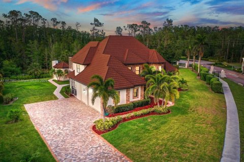 Купить виллу или дом в Форт Майерс, Флорида 4 спальни, 315.87м2, № 1972547 - фото 5