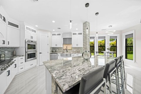 Купить виллу или дом в Форт Майерс, Флорида 4 спальни, 315.87м2, № 1972547 - фото 27