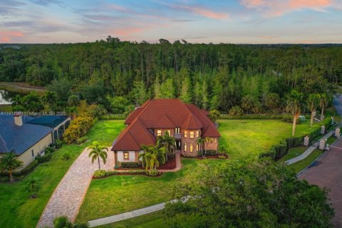 Купить виллу или дом в Форт Майерс, Флорида 4 спальни, 315.87м2, № 1972547 - фото 8