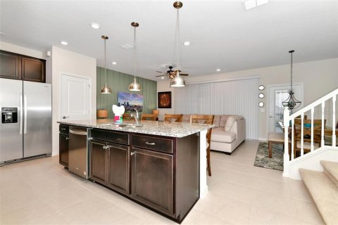 Townhouse in Davenport, Florida 5 bedrooms, 218.78 sq.m. № 2094393 - photo 15