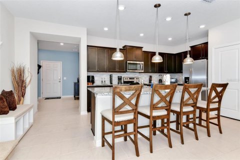 Townhouse in Davenport, Florida 5 bedrooms, 218.78 sq.m. № 2094393 - photo 6