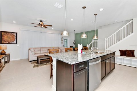 Townhouse in Davenport, Florida 5 bedrooms, 218.78 sq.m. № 2094393 - photo 12