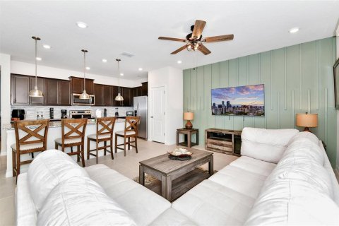 Townhouse in Davenport, Florida 5 bedrooms, 218.78 sq.m. № 2094393 - photo 3