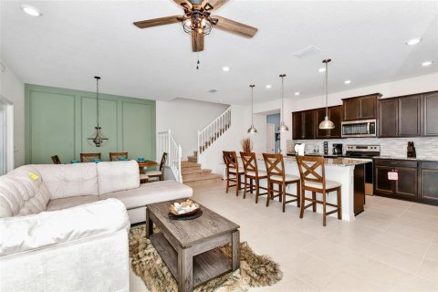Townhouse in Davenport, Florida 5 bedrooms, 218.78 sq.m. № 2094393 - photo 11