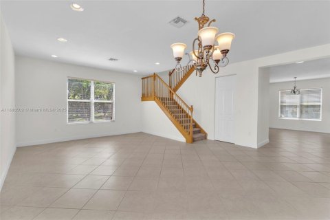 Villa ou maison à louer à Miramar, Floride: 5 chambres, 257.43 m2 № 1933446 - photo 12