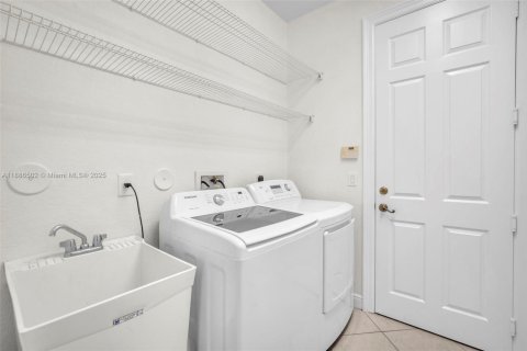 Villa ou maison à louer à Miramar, Floride: 5 chambres, 257.43 m2 № 1933446 - photo 14