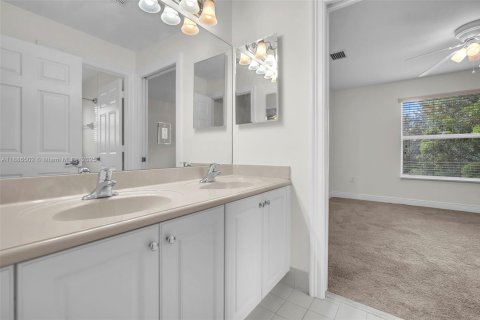 Villa ou maison à louer à Miramar, Floride: 5 chambres, 257.43 m2 № 1933446 - photo 22