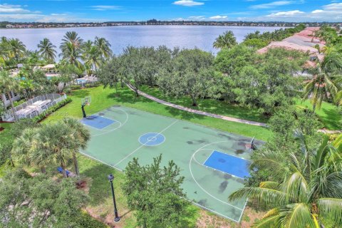 Villa ou maison à louer à Miramar, Floride: 5 chambres, 257.43 m2 № 1933446 - photo 6