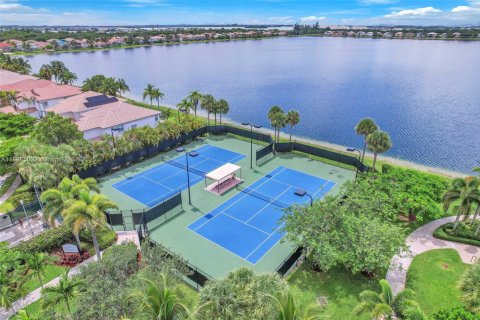 Villa ou maison à louer à Miramar, Floride: 5 chambres, 257.43 m2 № 1933446 - photo 8