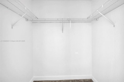 Villa ou maison à louer à Miramar, Floride: 5 chambres, 257.43 m2 № 1933446 - photo 28