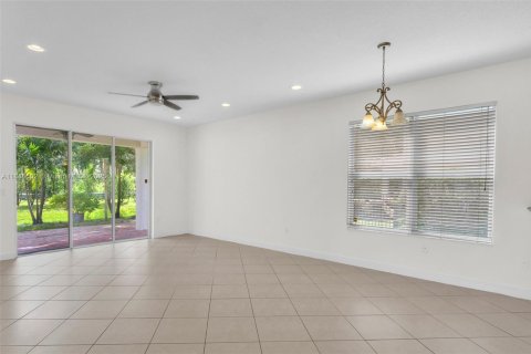 Villa ou maison à louer à Miramar, Floride: 5 chambres, 257.43 m2 № 1933446 - photo 30