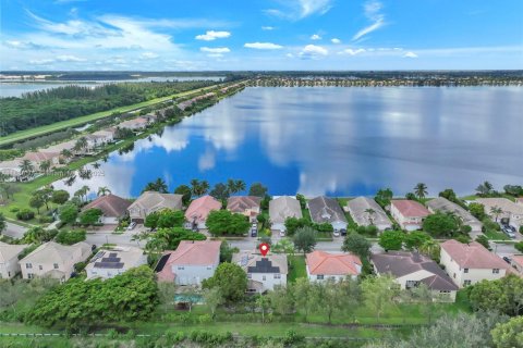 Villa ou maison à louer à Miramar, Floride: 5 chambres, 257.43 m2 № 1933446 - photo 2