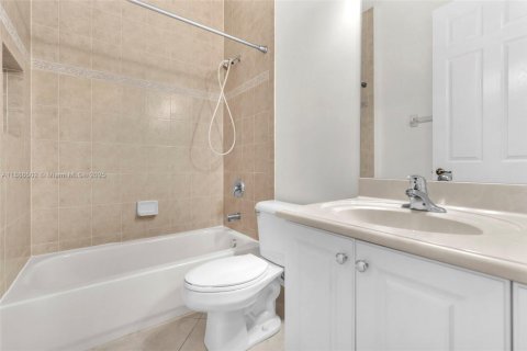 Villa ou maison à louer à Miramar, Floride: 5 chambres, 257.43 m2 № 1933446 - photo 11