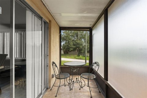 House in Tampa, Florida 4 bedrooms, 232.81 sq.m. № 2236604 - photo 11