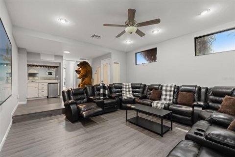 House in Tampa, Florida 4 bedrooms, 232.81 sq.m. № 2236604 - photo 22