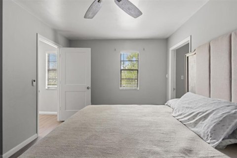 House in Tampa, Florida 4 bedrooms, 232.81 sq.m. № 2236604 - photo 30