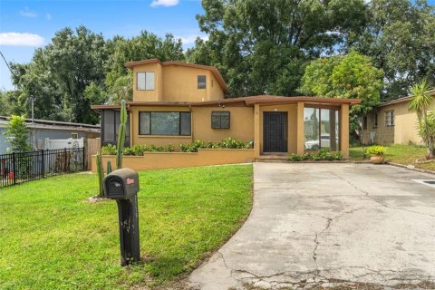 House in Tampa, Florida 4 bedrooms, 232.81 sq.m. № 2236604 - photo 2