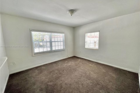 Appartement à louer à Coral Gables, Floride: 1 chambre, 284.28 m2 № 1872322 - photo 10