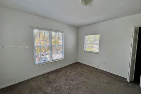 Appartement à louer à Coral Gables, Floride: 1 chambre, 284.28 m2 № 1872322 - photo 6