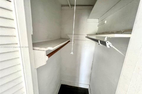Appartement à louer à Coral Gables, Floride: 1 chambre, 284.28 m2 № 1872322 - photo 5