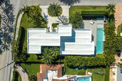 House in Ocean Ridge, Florida 5 bedrooms, 469.53 sq.m. № 1045624 - photo 1
