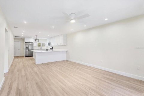 Villa ou maison à louer à Homosassa, Floride: 2 chambres, 112.32 m2 № 2386559 - photo 14