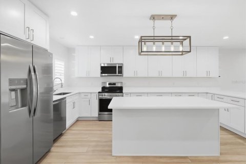 Villa ou maison à louer à Homosassa, Floride: 2 chambres, 112.32 m2 № 2386559 - photo 10