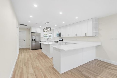 Villa ou maison à louer à Homosassa, Floride: 2 chambres, 112.32 m2 № 2386559 - photo 13