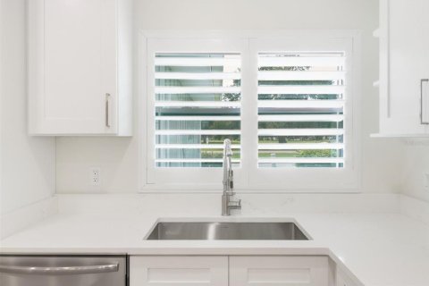 Villa ou maison à louer à Homosassa, Floride: 2 chambres, 112.32 m2 № 2386559 - photo 12